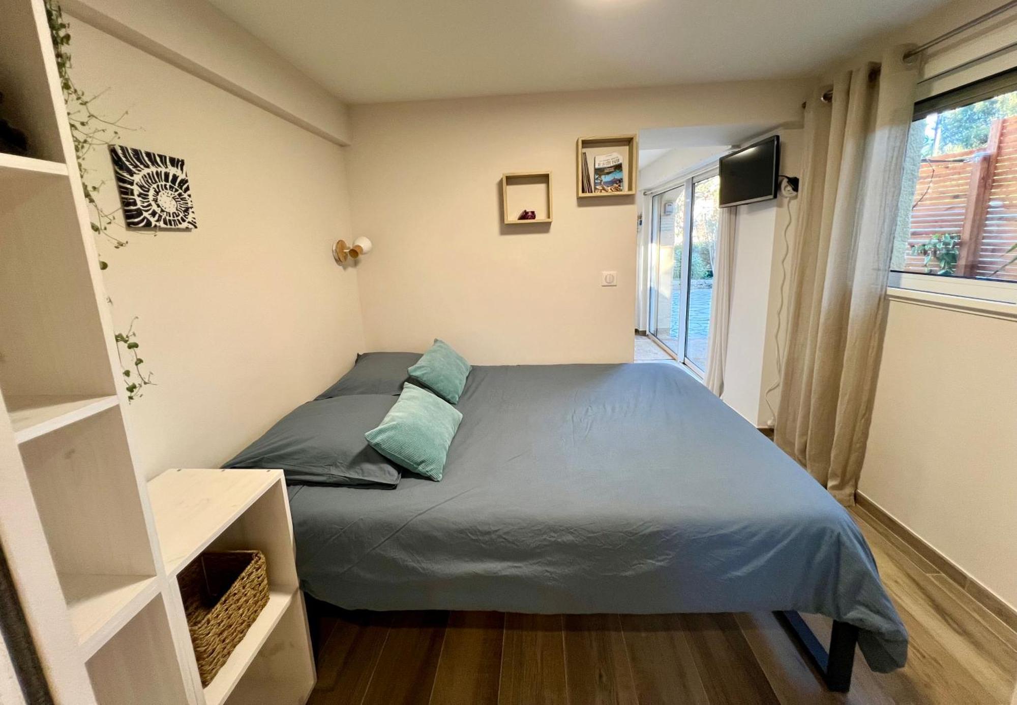 Studio With Private Car Park And Air Con Valbonne Luaran gambar
